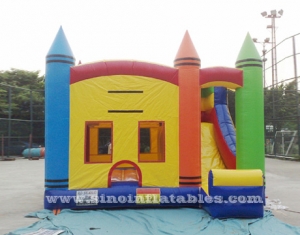 Kids bounce house with slide