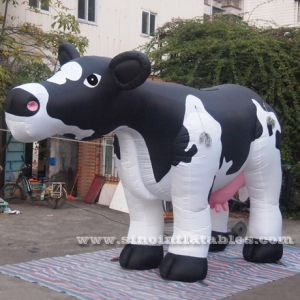 5 meters long giant inflatable advertising milk cow