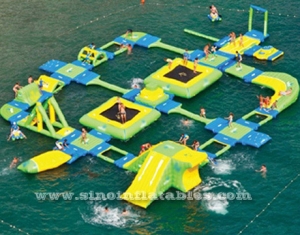 outdoor adults giant inflatable floating water park